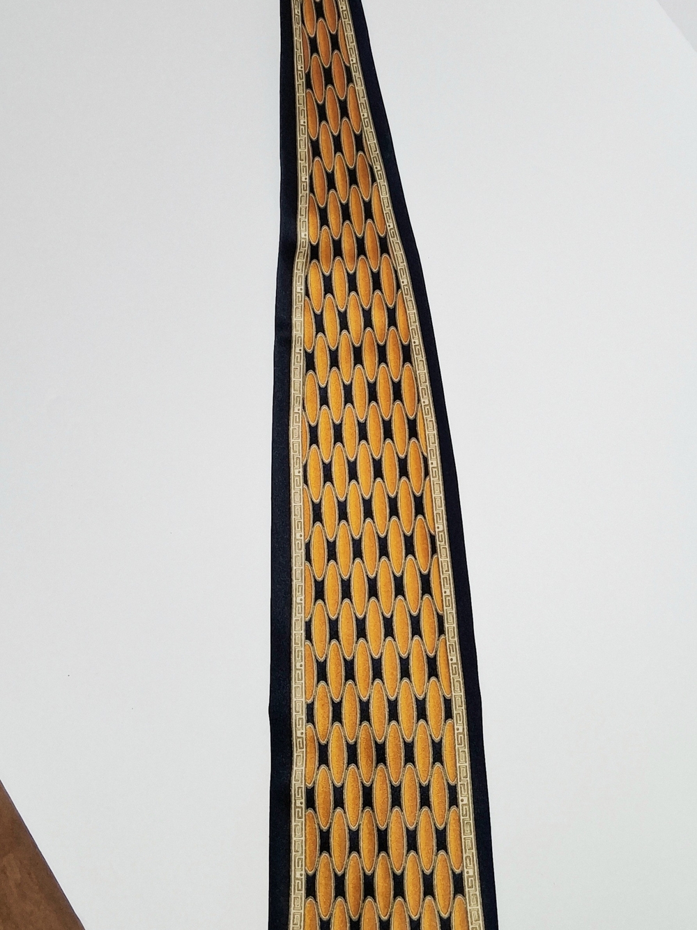 Vintage Men's Black and Gold Patterned Neck Tie 100% Silk Made In Italy